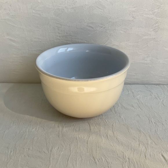 Emile Henry Le Poitier Créme Ivoire Serving Set Three (3) Pieces Pitchers & Bowl - Picture 11 of 16